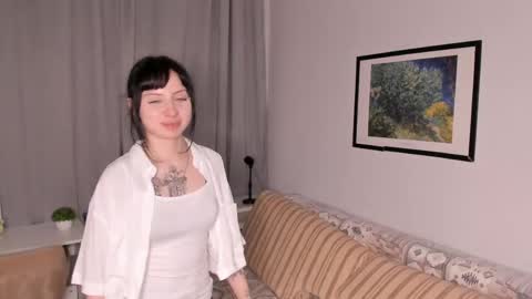 Annie online show from 05-17-26, 05:53