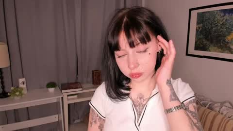 Annie online show from 05-31-26, 06:53