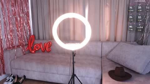 Snapshot of k_kimikooo chatting on 09-17-25, 04:25 Amely online show from 09-17-25, 04:25