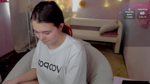 Snapshot of kacey_love chatting on 05-03-26, 06:08 Kacey online show from 05-03-26, 06:08