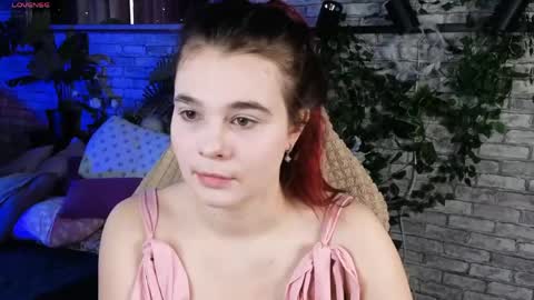 Snapshot of kacey_love chatting on 05-07-26, 06:19 Kacey online show from 05-07-26, 06:19