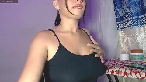 Snapshot of kade_01 chatting on 10-02-25, 02:51 Kade Anne online show from 10-02-25, 02:51