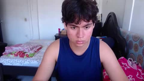 Snapshot of kafer_1022 chatting on 12-17-25, 06:36 kafer online show from 12-17-25, 06:36