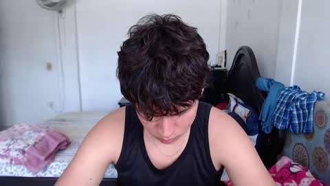 Snapshot of kafer_1022 chatting on 12-21-25, 07:10 kafer online show from 12-21-25, 07:10