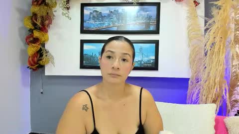 Snapshot of kagomme_h chatting on 01-08-26, 04:48 Antonella online show from 01-08-26, 04:48