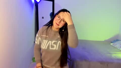ChloeIndependient model online show from 12-17-24, 01:05