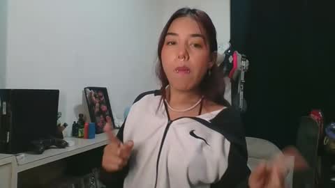 Snapshot of kahelipurple chatting on 10-23-25, 05:55 KAHELIINDEPENDENT MODEL online show from 10-23-25, 05:55