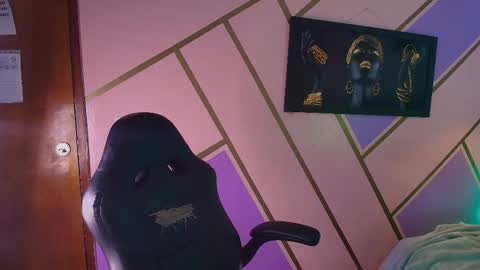 Kai santos  online show from 11-26-25, 10:33