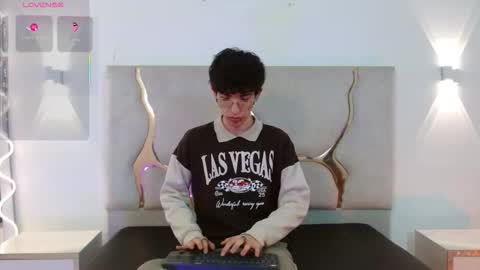 kai_tay1 online show from 03-20-26, 11:37