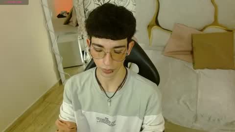 kai_tay1 online show from 04-22-26, 03:09