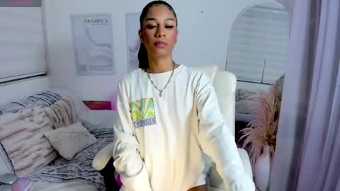 Snapshot of kaia_cam chatting on 04-29-26, 11:14 online show from 04-29-26, 11:14