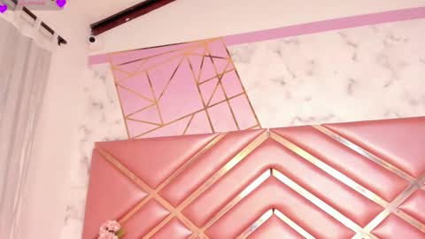 Snapshot of kaiavalentinee chatting on 10-26-25, 12:22 Kai online show from 10-26-25, 12:22