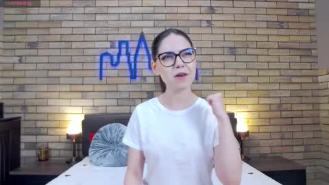 Kaila Lewis online show from 09-18-25, 06:43