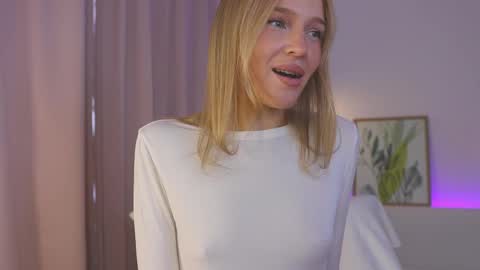 Snapshot of kailyginger chatting on 05-30-26, 09:28 My name is Mia Pleasures to see you Lets have good time together online show from 05-30-26, 09:28