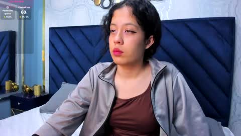 Snapshot of kaira_luxury chatting on 05-11-26, 12:11 kaira_luxury online show from 05-11-26, 12:11