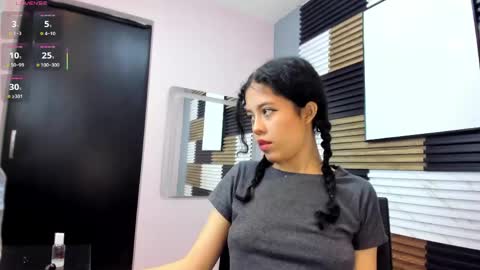 Snapshot of kaira_luxury chatting on 06-01-26, 12:29 kaira_luxury online show from 06-01-26, 12:29