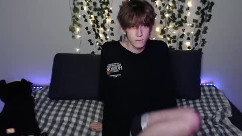 slutkai online show from 11-25-25, 07:36