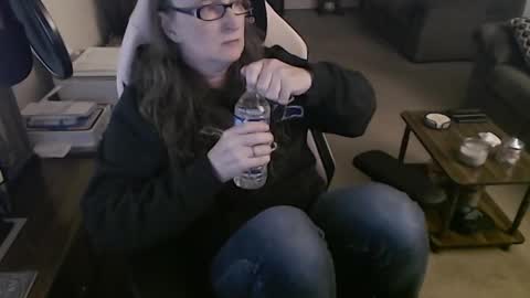 Snapshot of kait331 chatting on 01-04-25, 01:42 Camprincess331 online show from 01-04-25, 01:42