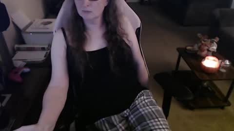 Snapshot of kait331 chatting on 10-06-25, 01:36 Camprincess331 online show from 10-06-25, 01:36