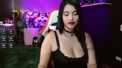 Snapshot of kalanypatterson25 chatting on 10-15-25, 06:41 kalany and jeremy online show from 10-15-25, 06:41