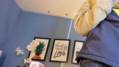 Kale online show from 09-23-25, 10:51