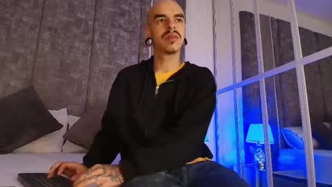 Snapshot of kaletattoos chatting on 05-27-26, 11:18 Kale online show from 05-27-26, 11:18