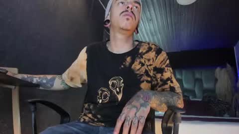 Snapshot of kaletattoos chatting on 06-27-26, 04:12 Kale online show from 06-27-26, 04:12