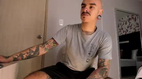 Snapshot of kaletattoos chatting on 07-20-26, 11:45 Kale online show from 07-20-26, 11:45