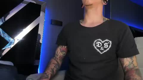 Snapshot of kaletattoos chatting on 07-22-26, 11:35 Kale online show from 07-22-26, 11:35