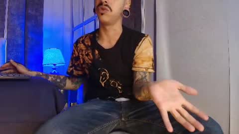 Snapshot of kaletattoos chatting on 07-24-26, 01:42 Kale online show from 07-24-26, 01:42