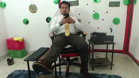 Snapshot of kalethbigdick88 chatting on 06-15-26, 02:25 Kaleth online show from 06-15-26, 02:25