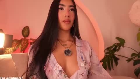 Snapshot of kali_hiill chatting on 10-31-25, 04:02 Sweet Kali online show from 10-31-25, 04:02
