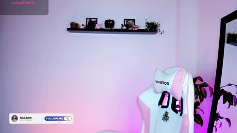 Snapshot of kali_ka chatting on 11-16-25, 06:13 Kali Ka Please help me with your thumbs up its important dont forget my birthday on October 26 online show from 11-16-25, 06:13