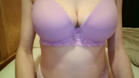 Snapshot of kalieen3 chatting on 02-12-26, 02:28 kaliyen online show from 02-12-26, 02:28