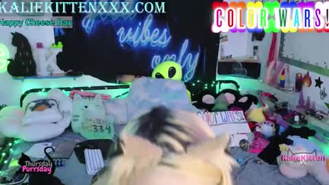 Snapshot of kaliekitten chatting on 06-04-26, 11:33 KalieKitten online show from 06-04-26, 11:33