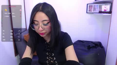 Snapshot of kalilowe_ chatting on 11-15-25, 04:03 Kali online show from 11-15-25, 04:03