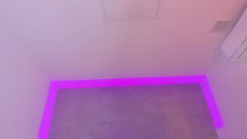 Carolina   online show from 01-23-25, 03:32