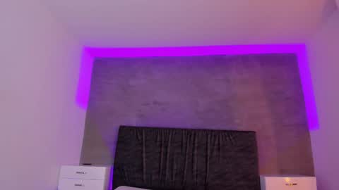 Carolina   online show from 02-10-25, 04:04