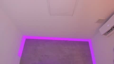 Carolina   online show from 02-11-25, 04:02