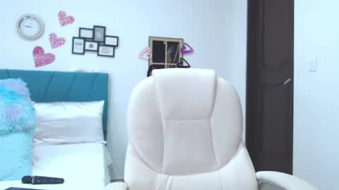 Kamilalopez online show from 02-14-25, 02:18