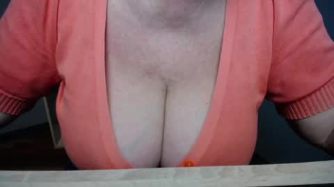 Snapshot of kamaliasim chatting on 05-13-26, 07:00 KamaliaSim online show from 05-13-26, 07:00