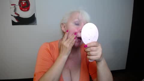 Snapshot of kamaliasim chatting on 05-25-26, 06:58 KamaliaSim online show from 05-25-26, 06:58