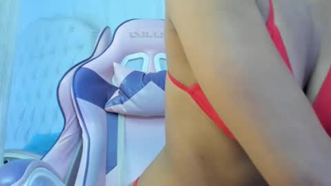 Snapshot of kamila_arias chatting on 03-01-25, 12:01 online show from 03-01-25, 12:01