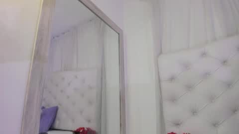 Snapshot of kamila_arias chatting on 09-24-25, 12:08 online show from 09-24-25, 12:08