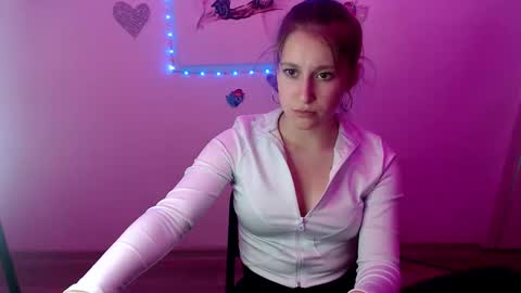 kamilla_love_ online show from 09-22-25, 12:40