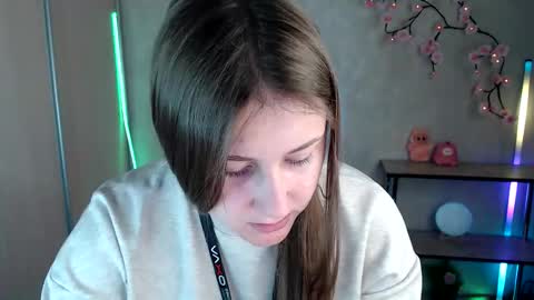 Snapshot of kamilla_love_ chatting on 05-24-26, 12:32 kamilla_love_ online show from 05-24-26, 12:32
