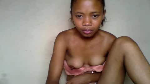 kamillah69 online show from 12-01-25, 03:00