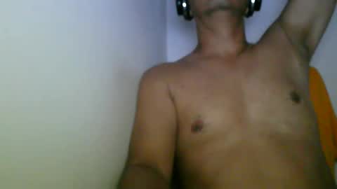 Snapshot of kamilo69_ chatting on 01-08-26, 03:20 Kamilo online show from 01-08-26, 03:20