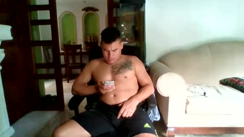 Snapshot of kamilo890 chatting on 06-18-26, 08:02 kamilo890 online show from 06-18-26, 08:02