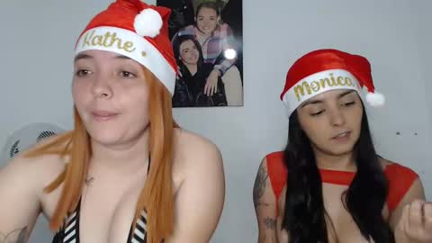 Snapshot of kammy_cami chatting on 12-22-24, 03:44 kammy y camila online show from 12-22-24, 03:44
